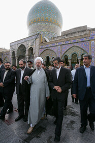 حجت الاسلام و المسلمین محمدی ری شهری در قاب تصویر