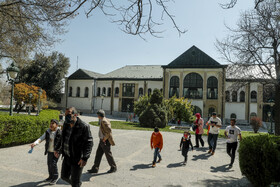 گردشگران نوروزی در مجموعه نیاوران