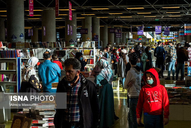 عکس آرشیوی است. «ایران آینده» در باغ کتاب تهران میزبان نوجوانان