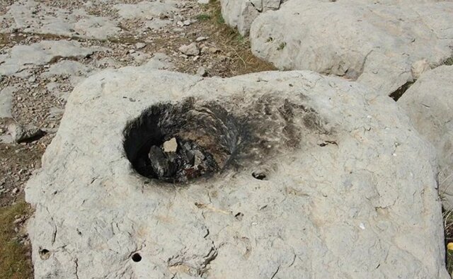 گورهای تخت طاووس، عکسها از سیاوش آریا آتش به جان گورهای ساسانی