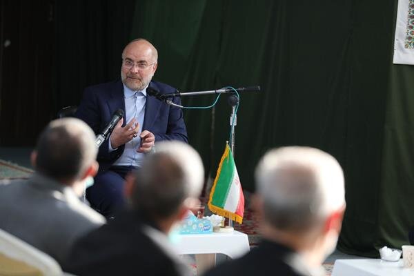 قالیباف: مشکلات اقتصادی و فرهنگی ناشی از حذف کردن مردم از اداره جامعه است قالیباف: مشکلات اقتصادی و فرهنگی ناشی از حذف کردن مردم از اداره جامعه است