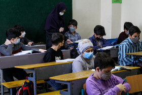 تهدید جان دانش‌آموزان بوشهری؛ تدریس زیر کولر گازی، تکثیر کرونا است