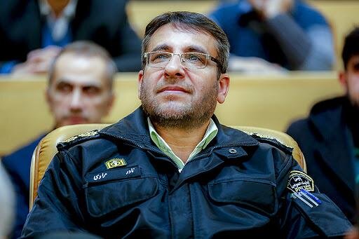 کشف بیش از ۴۰۰۰ داروی کمیاب و حیاتی از یک دلال در شمال تهران کشف بیش از ۴۰۰۰ داروی کمیاب و حیاتی از یک دلال در شمال تهران