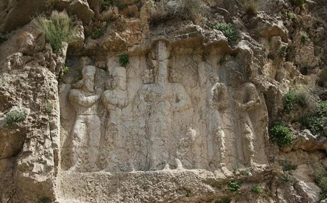تعرض به سنگنگاره ساسانی به خاطر گنج!