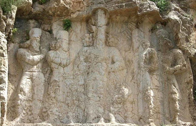تعرض به سنگنگاره ساسانی به خاطر گنج!