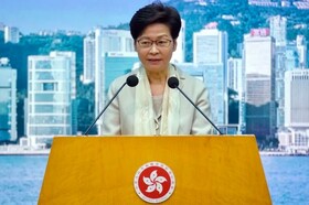 رهبر هنگ‌کنگ کناره‌گیری می‌کند