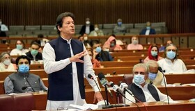 عمران خان تا زمان تعیین نخست‌وزیر موقت به کارش ادامه می‌دهد