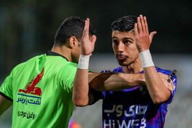 هفته بیست و چهارم لیگ برتر فوتبال؛ پرسپولیس - هوادار 14