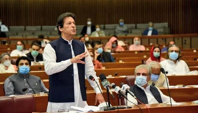عمران خان تا زمان تعیین نخست‌وزیر موقت به کارش ادامه می‌دهد 