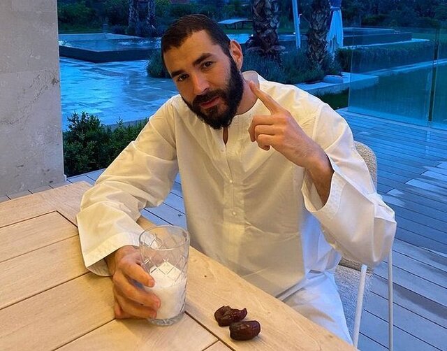 بنزما: رمضان بخشی از زندگی و دینم است / با روزه حالم خوب است