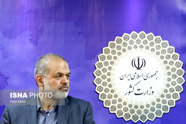 تقدیر وزیر کشور از پلیس: مدافعان امنیت، نقشه دشمنان را خنثی کردند تقدیر وزیر کشور از پلیس: مدافعان امنیت، نقشه دشمنان را خنثی کردند