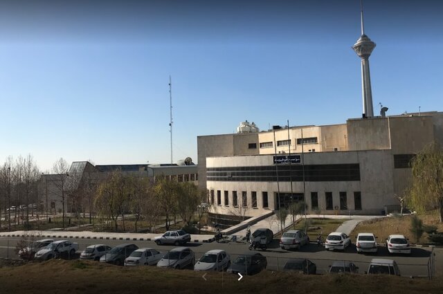 ضربوشتم و فحاشی ماموران شهرداری به کارمندان دانشگاه/هیچ درختی در مراکز دانشگاه تهران قطع نشده ضربوشتم و فحاشی ماموران شهرداری به کارمندان دانشگاه/هیچ درختی در مراکز دانشگاه تهران قطع نشده