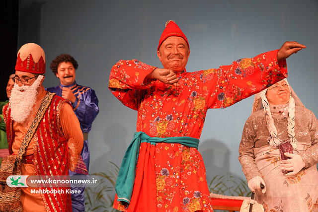 جواد انصافی: دست و بال مردم باز نیست