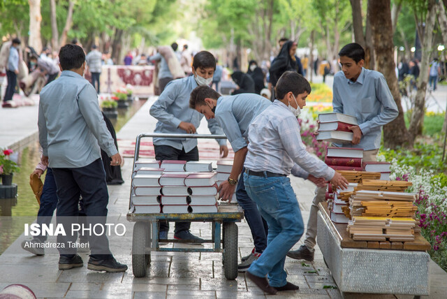 عکس آرشیوی است پانزدهمین نمایشگاه قرآن مشهد در کدام نقاط شهر برگزار میشود؟