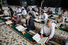 جزء خوانی قرآن کریم در حرم امام رضا(ع)