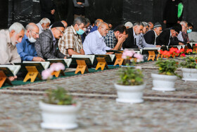 جزء خوانی قرآن کریم در حرم امام رضا(ع)