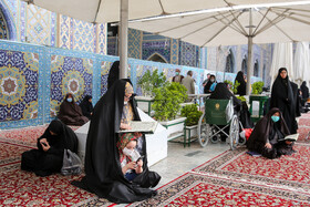 جزء خوانی قرآن کریم در حرم امام رضا(ع)