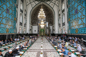 جزء خوانی قرآن کریم در حرم امام رضا(ع)