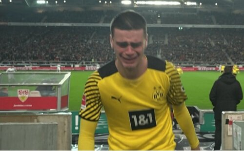 اشکهای بازیکن آمریکایی دورتموند