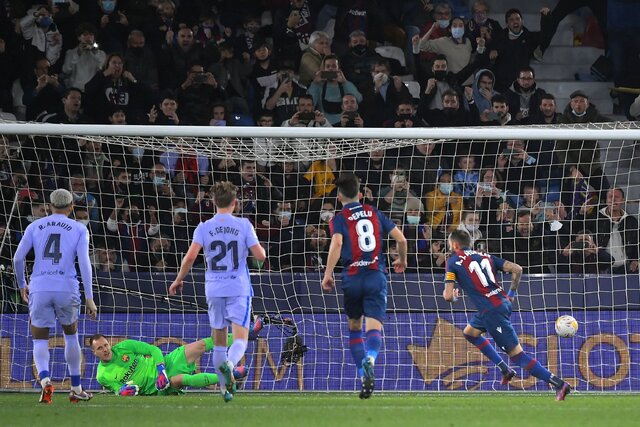 بارسلونا در بازی با لوانته تاریخساز شد