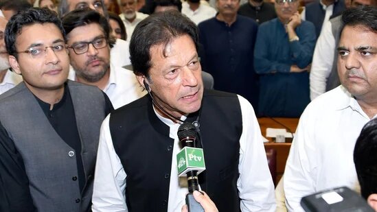 عمران خان و حزب تحریک انصاف پاکستان با نامه استعفا به پارلمان می‌روند