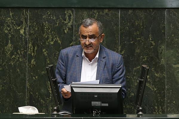 گلایه نماینده ساری از مشکلات کشاورزان مازندرانی و تخریب ۱۵ هزار هکتاری تالاب میانکاله گلایه نماینده ساری از مشکلات کشاورزان مازندرانی و تخریب ۱۵ هزار هکتاری تالاب میانکاله
