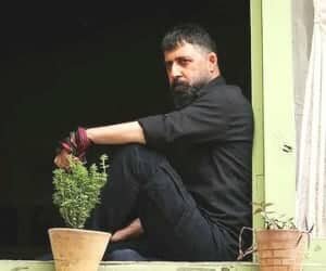 رحمت خروس باز کجا از شهرام «خوشنام» جدا می شود؟