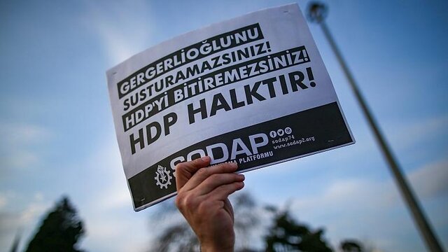 ترکیه مقامات سابق حزب دموکراتیک خلق‌ها را به اتهام ارتباط با «پ‌ک‌ک» بازداشت کرد