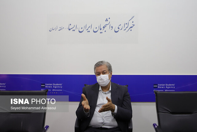 اعضاء هیات علمی در کنار فعالیت‌ درمانی نقش اجتماعی خود را داشته باشند