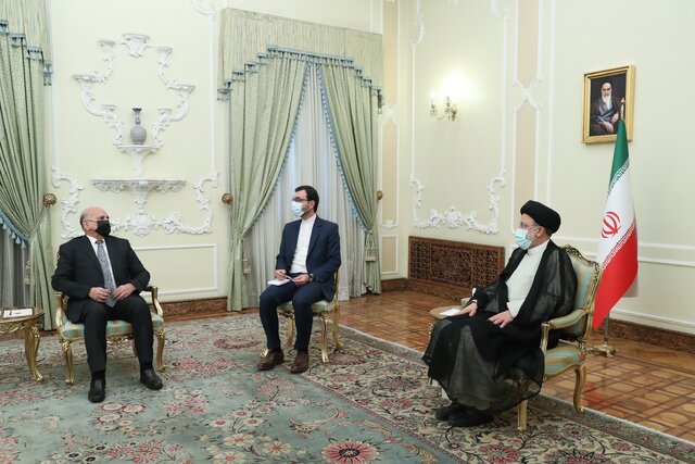رئیسجمهور: ایران برادری خود را با همسایگان بخصوص عراق در دوران سختی ثابت کرده است