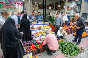 خرید میوه جات در حوالی افطار - خیابان انقلاب قم