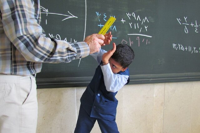 عکس تزیینی است اظهارات ضد و نقیض تنبیه دانش آموز بابلی در حال پیگیری است