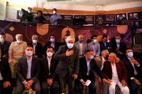 تشویق ایستاده وزیر ورزش پس از اجرای مهارت ۲ ورزشکار زورخانه ای