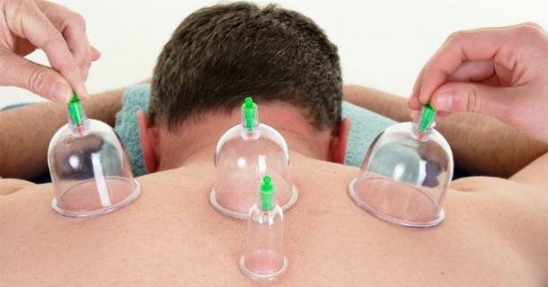 عکس تزئینیست «خون در شیشه کردن» به سبک قدیمیها