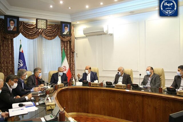 جهاددانشگاهی در اولویت تامین تجهیزات صنعت نفت / ورود این نهاد برای ساخت دکلهای دریایی