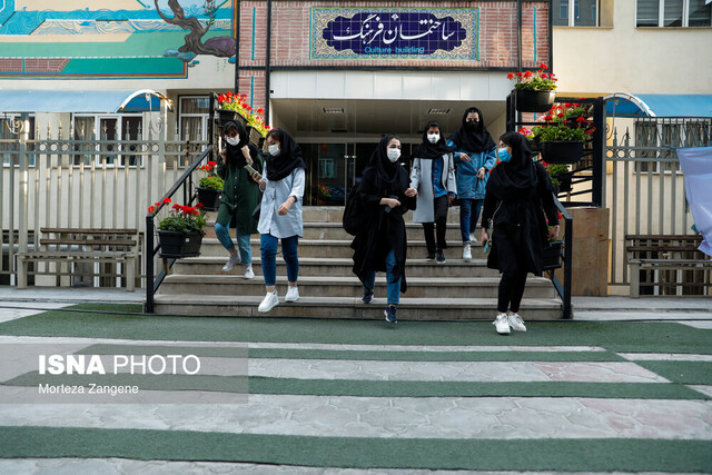 عکس آرشیوی است اگر بخواهیم وارد عرصه تولید شویم، نهاد علم باید پرسشگر شود