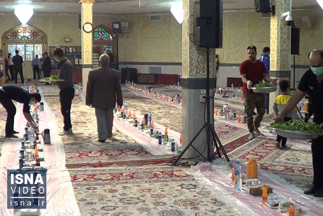 ویدئو / افطاری نیمه رمضان در سمنان