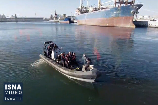 ویدئو / نگرانی از آسیب زیست‌محیطی ناشی از غرق شدن کشتی سوخت‌بر در تونس 