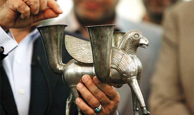 عکس آرشیوی است آیا شناسنامه و هویت ایران قابل فروش است؟