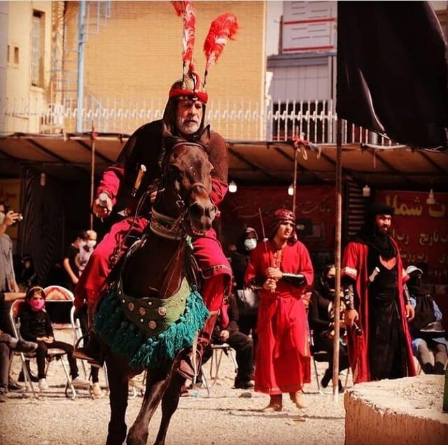 کسی ما را دعوت به کار نمیکند