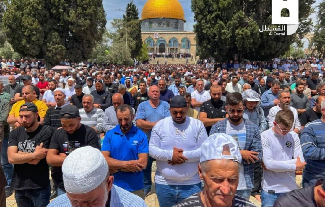 اقامه نماز جمعه در مسجدالاقصی با حضور هزاران فلسطینی اقامه نماز جمعه در مسجدالاقصی با حضور هزاران فلسطینی