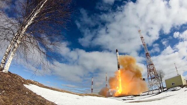 آزمایش موشک قاره‌پیمای روسیه با قابلیت حمل کلاهک هسته‌ای 