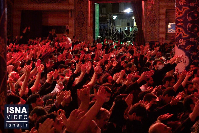 ویدئو / مراسم احیا در مسجد ارگ تهران ویدئو / مراسم احیا در مسجد ارگ تهران