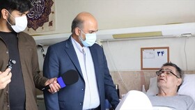 عیادت نماینده وزیر ارشاد از رضا رویگری 