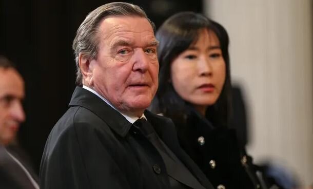 درخواست برکناری شرودر از حزب سیوسیال دموکرات آلمان به دلیل همکاری با روسیه