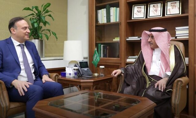 نخستین دیدار رسمی سفیر لبنان در ریاض با یک مقام سعودی پس از بازگشت