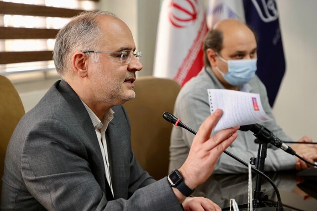 کمبود لوله نمونهگیری در آزمایشگاهها / معطلی تجهیزات آزمایشگاهی در گمرک