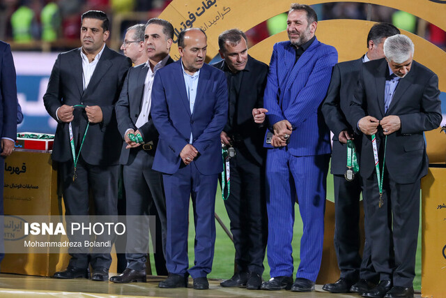 جشن قهرمانی یا ملغمه بینظمی؟/ از وزیر کلافه تا هیجان دیده شدن