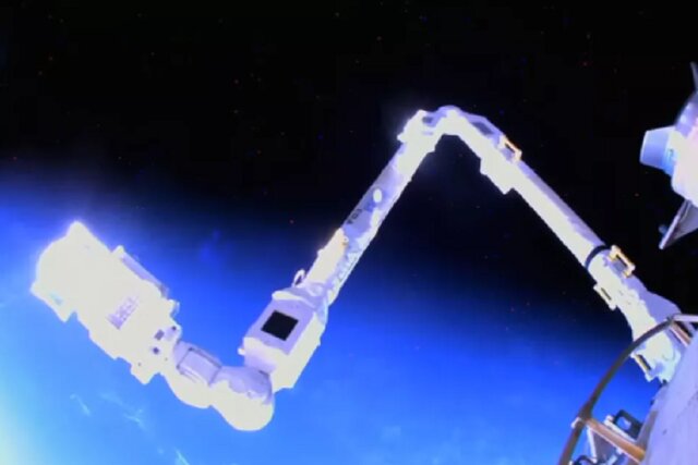 نخستین حرکت بازوی رباتیک جدید "ایستگاه فضایی بینالمللی"
