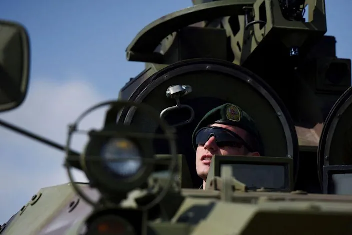 قدرتنمایی صربستان با نمایش انواع موشکهای چینی و روسی